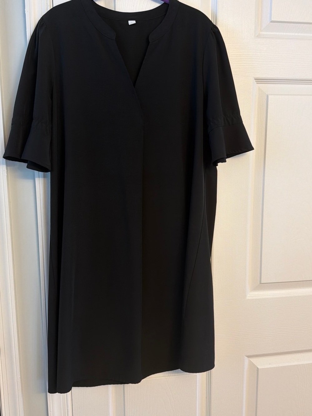 Black Short Sleeve Shift Dress - Brand Unspecified